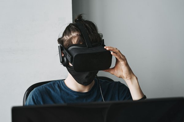 Comment les technologies de la réalité virtuelle peuvent-elles être utilisées pour la réhabilitation des patients après un AVC?